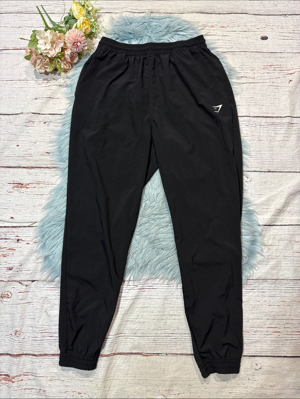 Gymshark Women's Black Logo TRAINING WOVEN PANTS